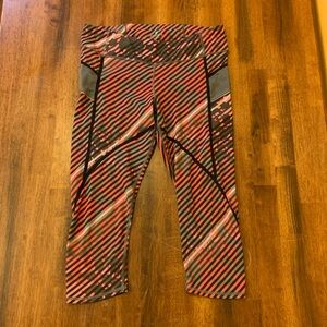 Athleta Large Capri Leggings Ted Gray White Back waist pocket